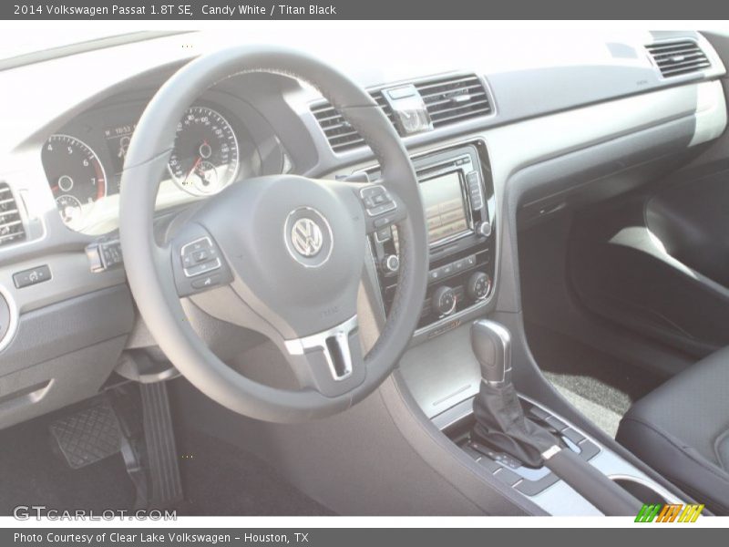 Candy White / Titan Black 2014 Volkswagen Passat 1.8T SE
