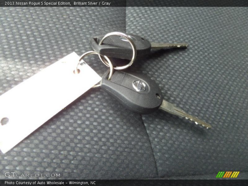 Brilliant Silver / Gray 2013 Nissan Rogue S Special Edition
