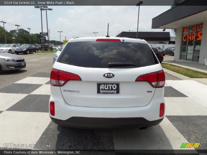 Snow White Pearl / Black 2014 Kia Sorento LX