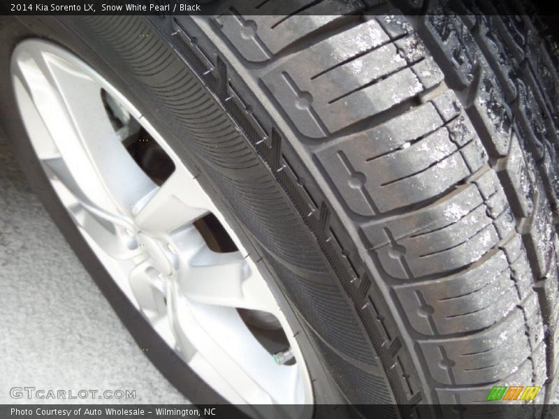 Snow White Pearl / Black 2014 Kia Sorento LX