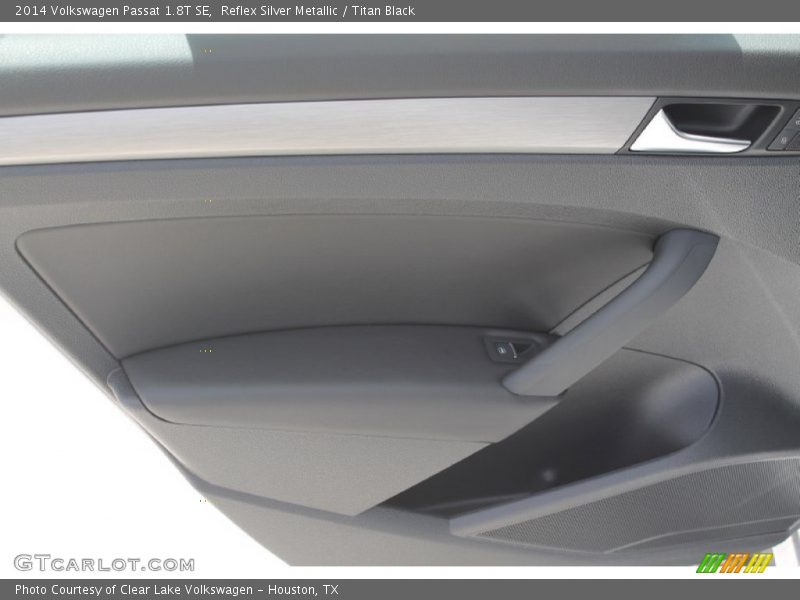 Reflex Silver Metallic / Titan Black 2014 Volkswagen Passat 1.8T SE