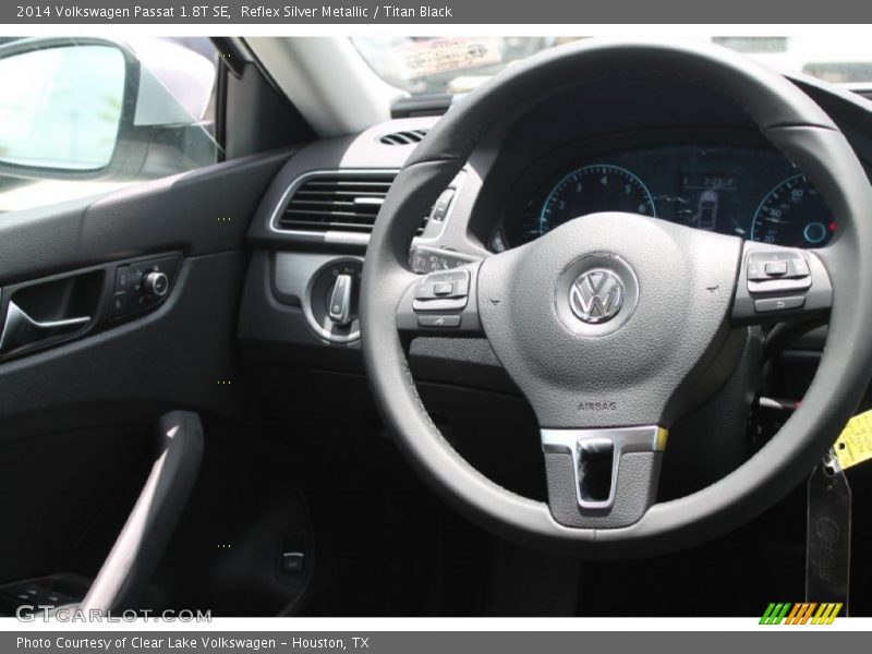 Reflex Silver Metallic / Titan Black 2014 Volkswagen Passat 1.8T SE