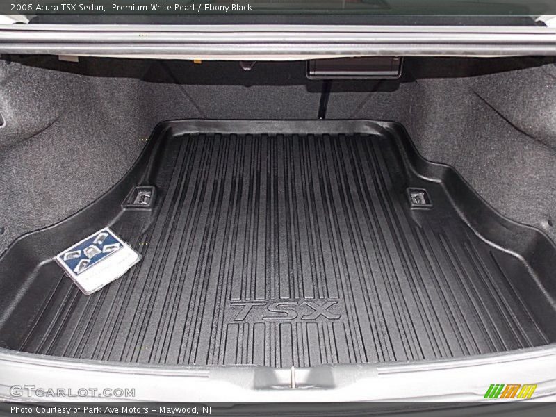  2006 TSX Sedan Trunk