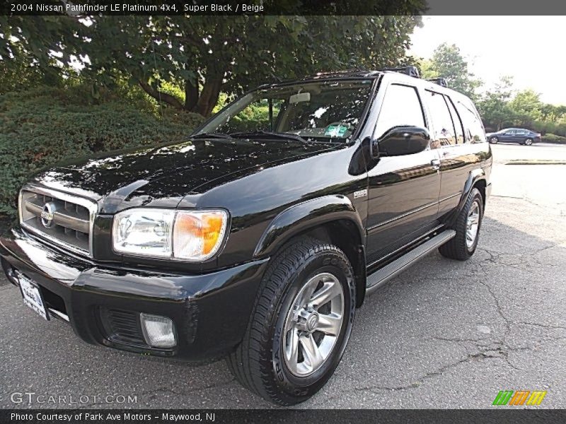 Super Black / Beige 2004 Nissan Pathfinder LE Platinum 4x4