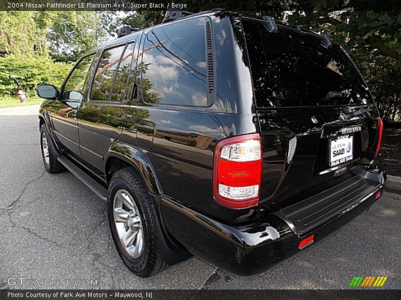 Super Black / Beige 2004 Nissan Pathfinder LE Platinum 4x4