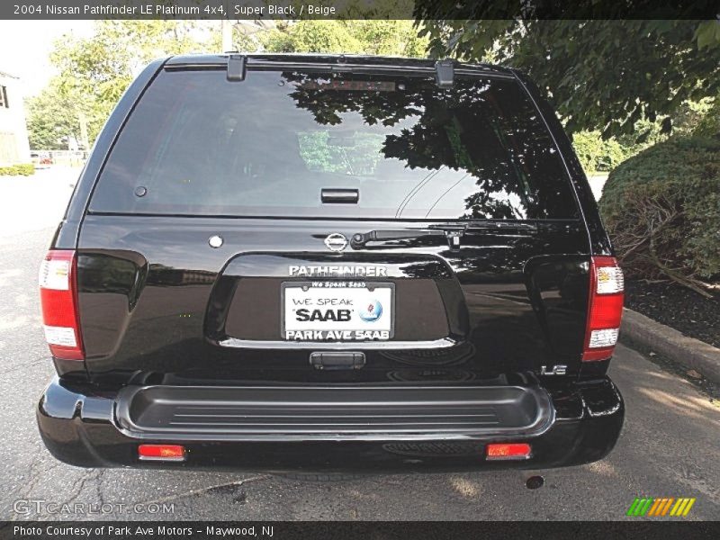 Super Black / Beige 2004 Nissan Pathfinder LE Platinum 4x4