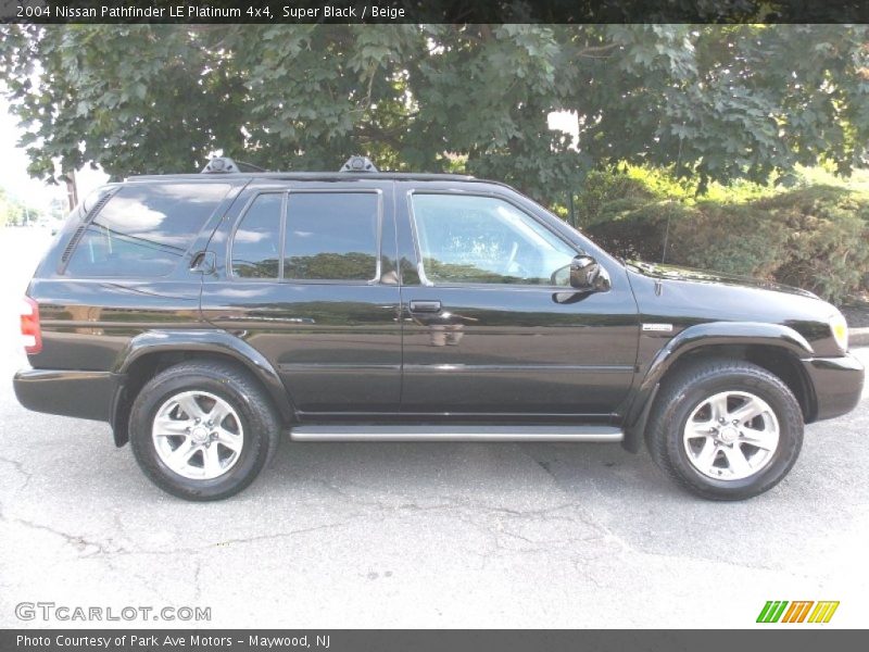 Super Black / Beige 2004 Nissan Pathfinder LE Platinum 4x4