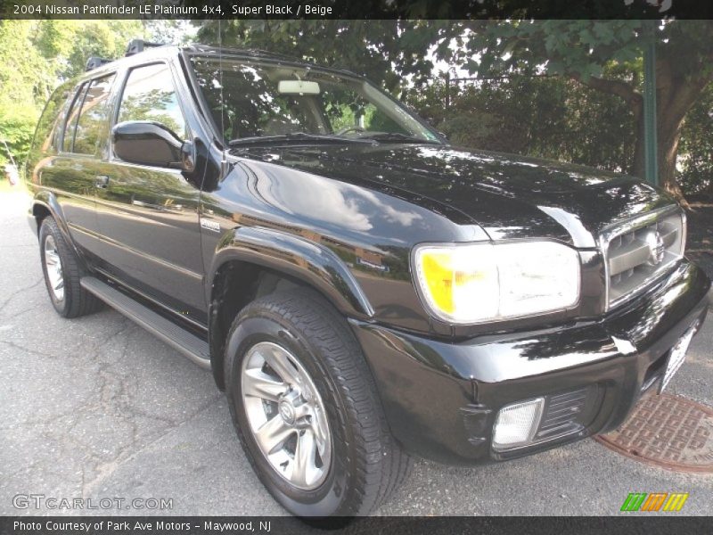 Super Black / Beige 2004 Nissan Pathfinder LE Platinum 4x4