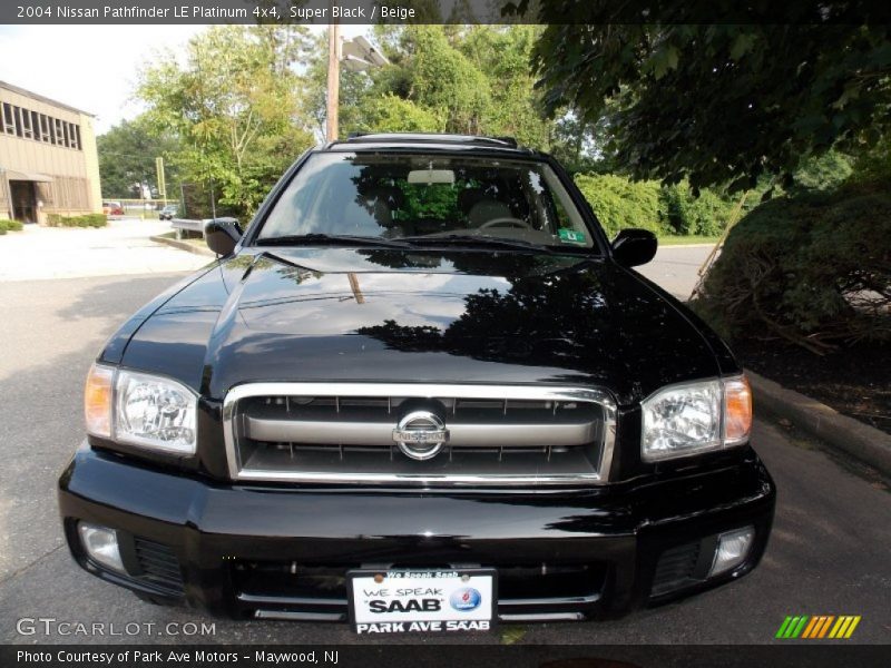 Super Black / Beige 2004 Nissan Pathfinder LE Platinum 4x4