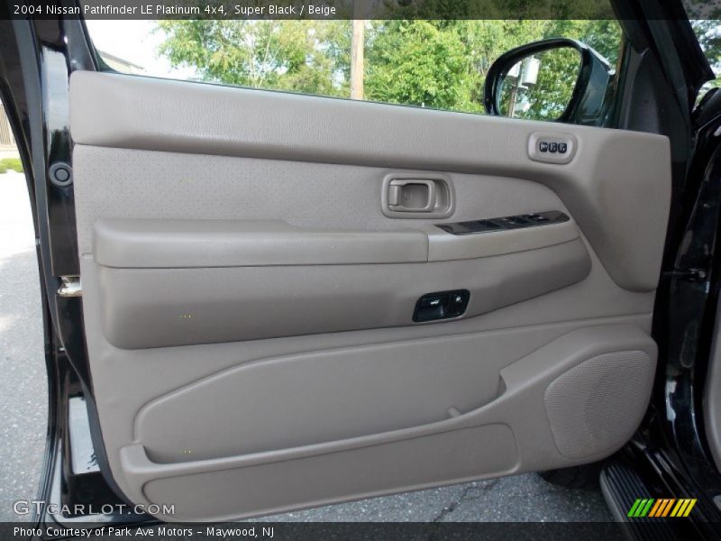 Super Black / Beige 2004 Nissan Pathfinder LE Platinum 4x4