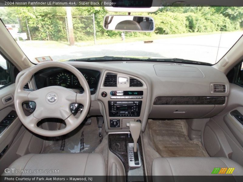 Super Black / Beige 2004 Nissan Pathfinder LE Platinum 4x4