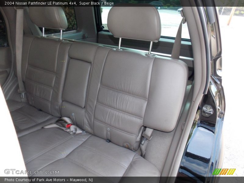 Super Black / Beige 2004 Nissan Pathfinder LE Platinum 4x4