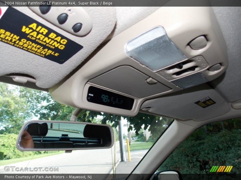 Super Black / Beige 2004 Nissan Pathfinder LE Platinum 4x4