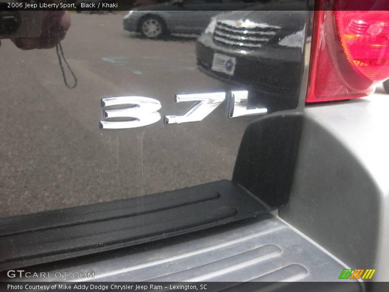 Black / Khaki 2006 Jeep Liberty Sport