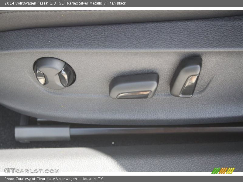 Reflex Silver Metallic / Titan Black 2014 Volkswagen Passat 1.8T SE