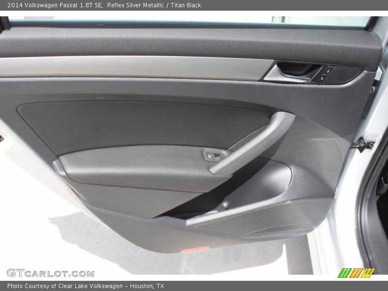 Reflex Silver Metallic / Titan Black 2014 Volkswagen Passat 1.8T SE