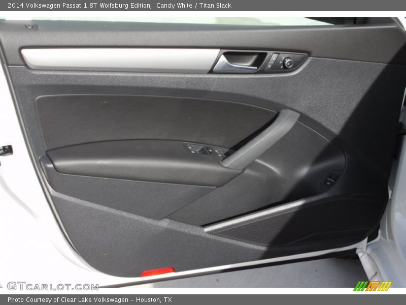 Candy White / Titan Black 2014 Volkswagen Passat 1.8T Wolfsburg Edition