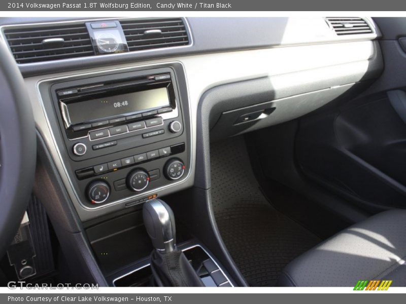 Candy White / Titan Black 2014 Volkswagen Passat 1.8T Wolfsburg Edition