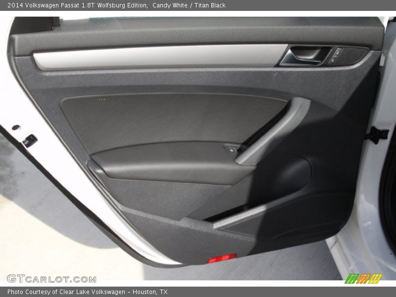 Candy White / Titan Black 2014 Volkswagen Passat 1.8T Wolfsburg Edition