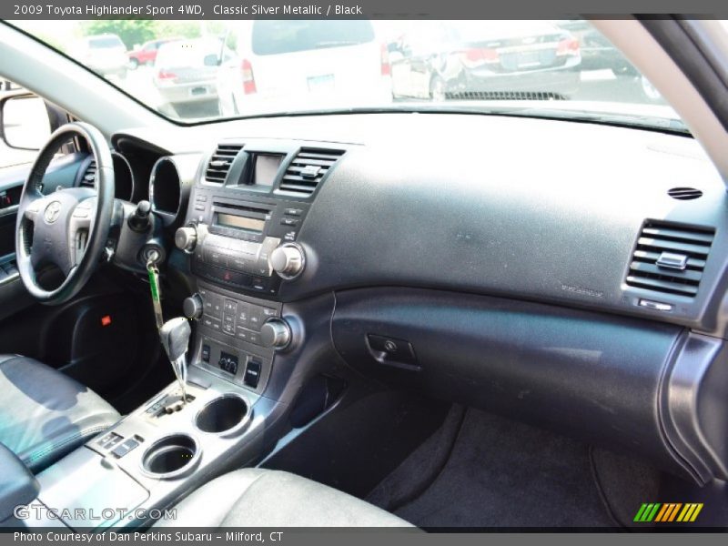 Classic Silver Metallic / Black 2009 Toyota Highlander Sport 4WD