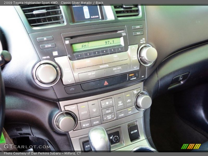 Classic Silver Metallic / Black 2009 Toyota Highlander Sport 4WD