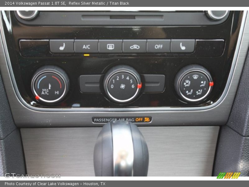 Reflex Silver Metallic / Titan Black 2014 Volkswagen Passat 1.8T SE