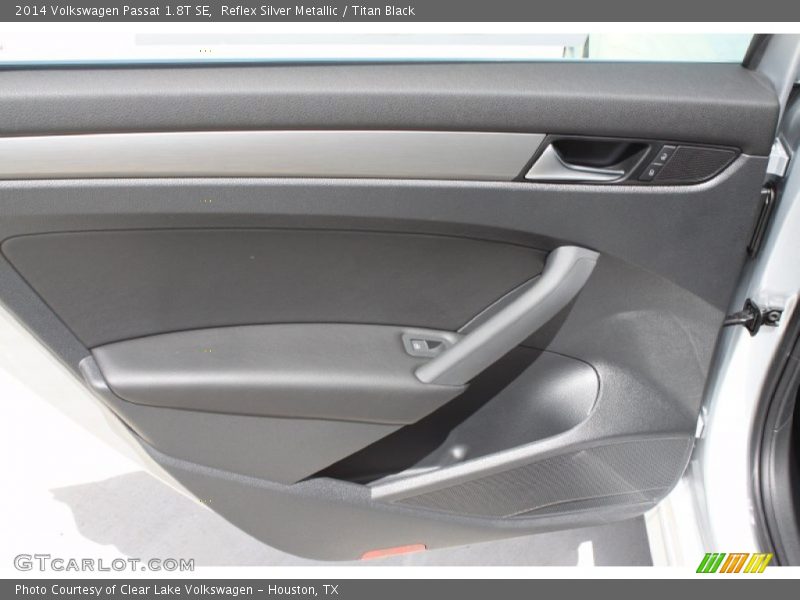 Reflex Silver Metallic / Titan Black 2014 Volkswagen Passat 1.8T SE
