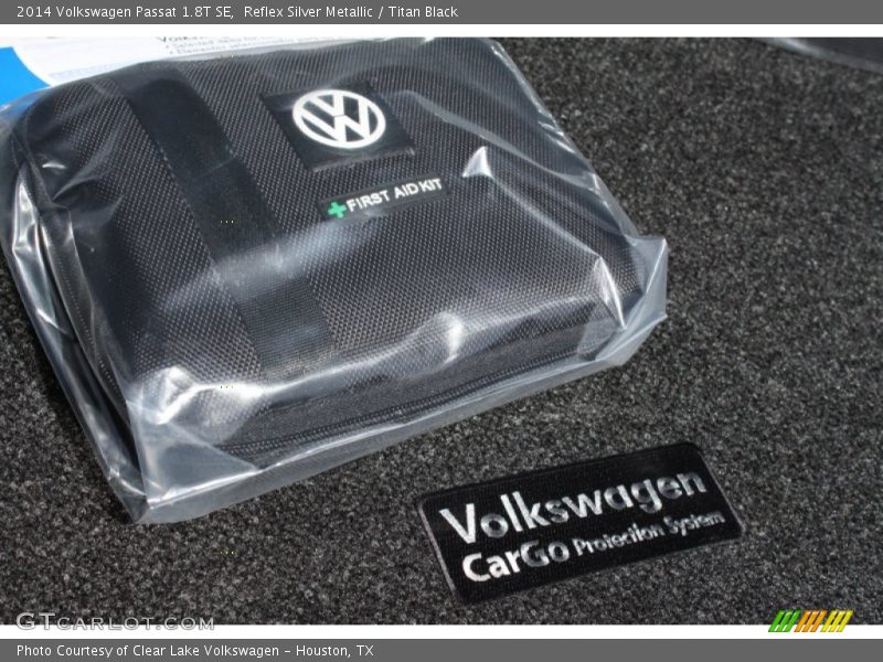 Reflex Silver Metallic / Titan Black 2014 Volkswagen Passat 1.8T SE