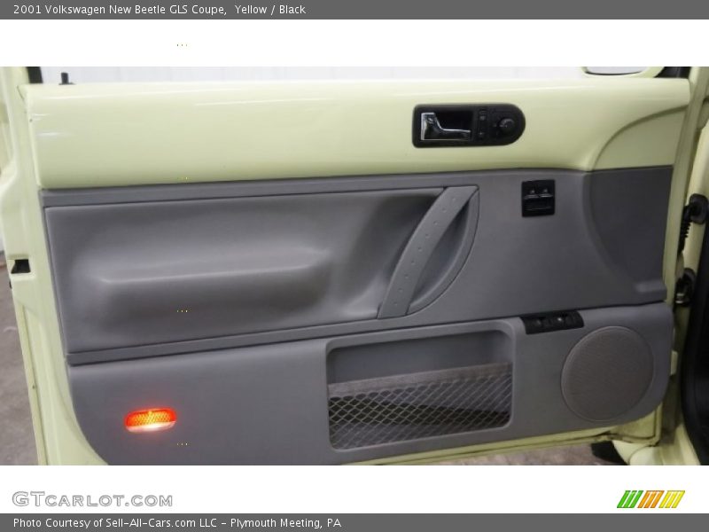 Yellow / Black 2001 Volkswagen New Beetle GLS Coupe