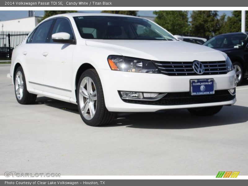 Candy White / Titan Black 2014 Volkswagen Passat TDI SE
