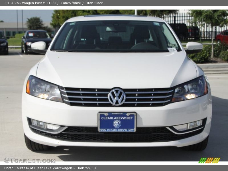 Candy White / Titan Black 2014 Volkswagen Passat TDI SE