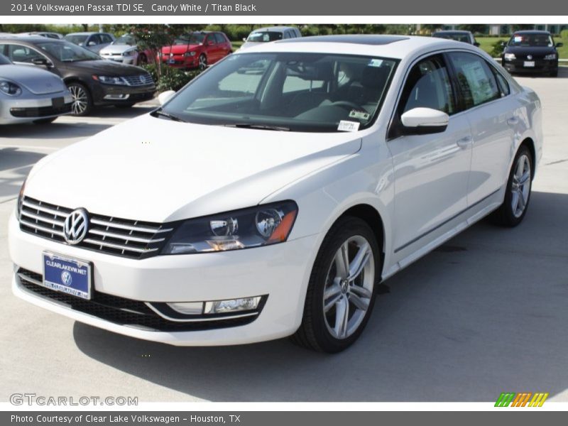 Candy White / Titan Black 2014 Volkswagen Passat TDI SE