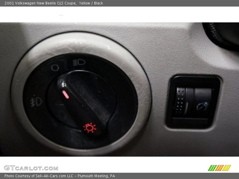 Yellow / Black 2001 Volkswagen New Beetle GLS Coupe