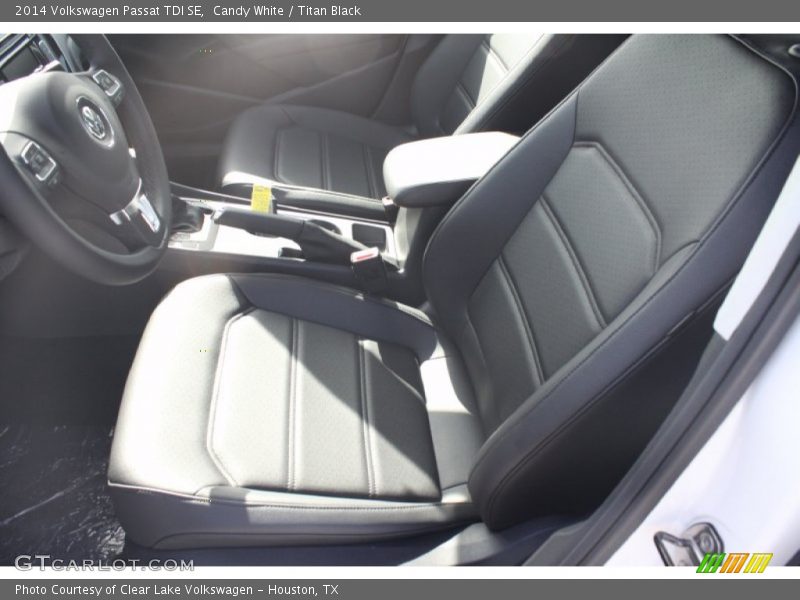 Candy White / Titan Black 2014 Volkswagen Passat TDI SE