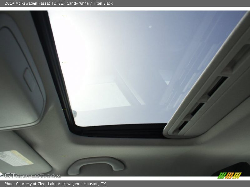Candy White / Titan Black 2014 Volkswagen Passat TDI SE