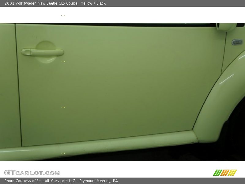 Yellow / Black 2001 Volkswagen New Beetle GLS Coupe