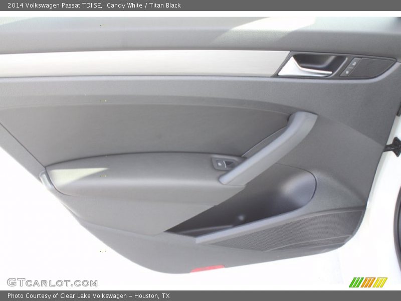 Candy White / Titan Black 2014 Volkswagen Passat TDI SE