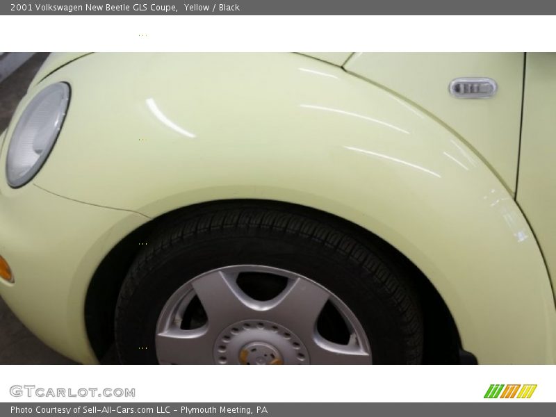 Yellow / Black 2001 Volkswagen New Beetle GLS Coupe