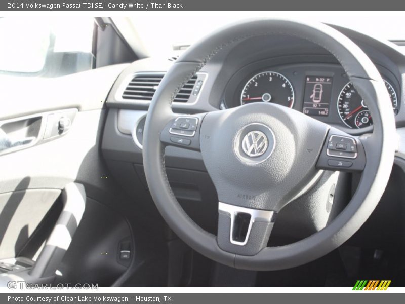 Candy White / Titan Black 2014 Volkswagen Passat TDI SE