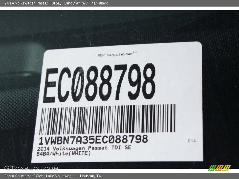 Candy White / Titan Black 2014 Volkswagen Passat TDI SE