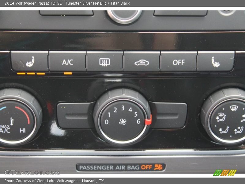 Tungsten Silver Metallic / Titan Black 2014 Volkswagen Passat TDI SE
