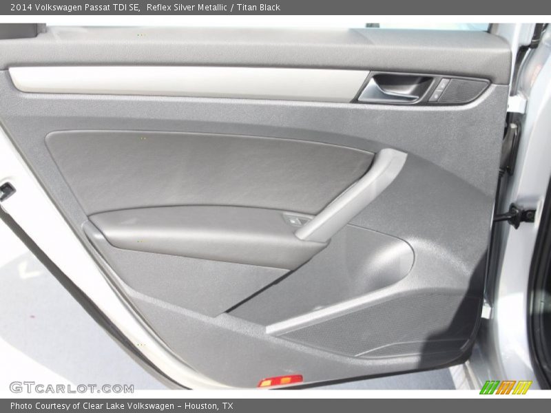 Reflex Silver Metallic / Titan Black 2014 Volkswagen Passat TDI SE