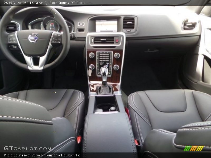 Dashboard of 2015 S60 T6 Drive-E
