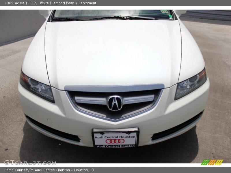 White Diamond Pearl / Parchment 2005 Acura TL 3.2