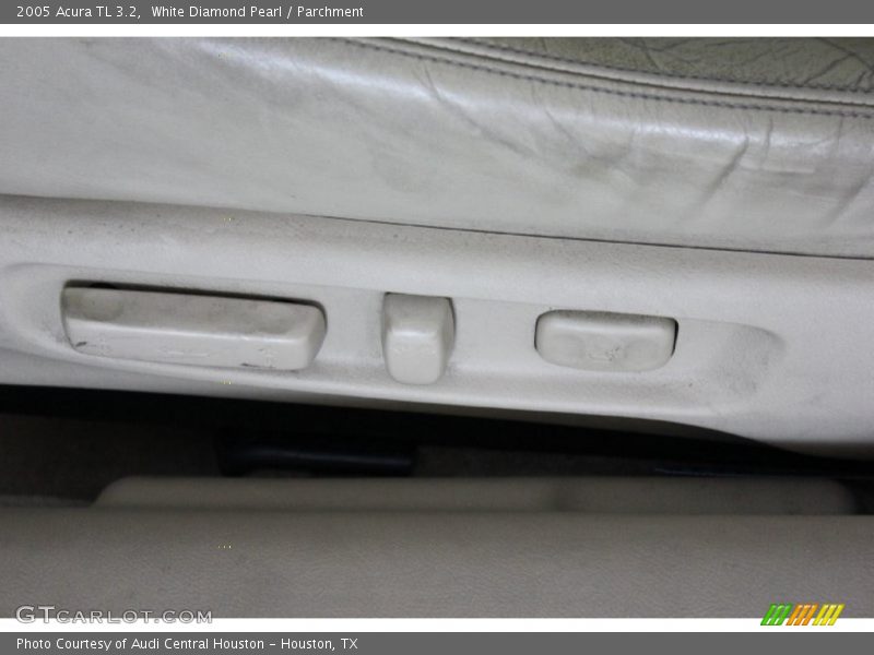 White Diamond Pearl / Parchment 2005 Acura TL 3.2