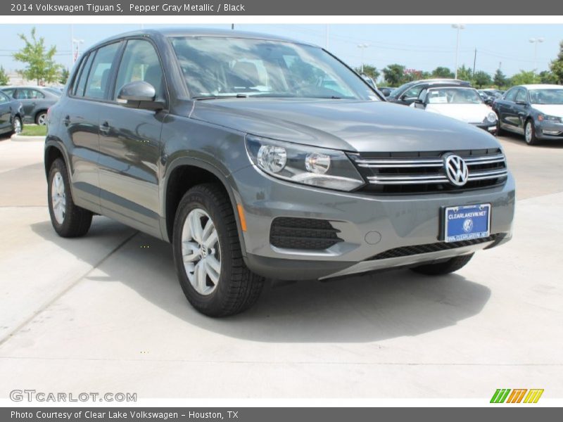Pepper Gray Metallic / Black 2014 Volkswagen Tiguan S