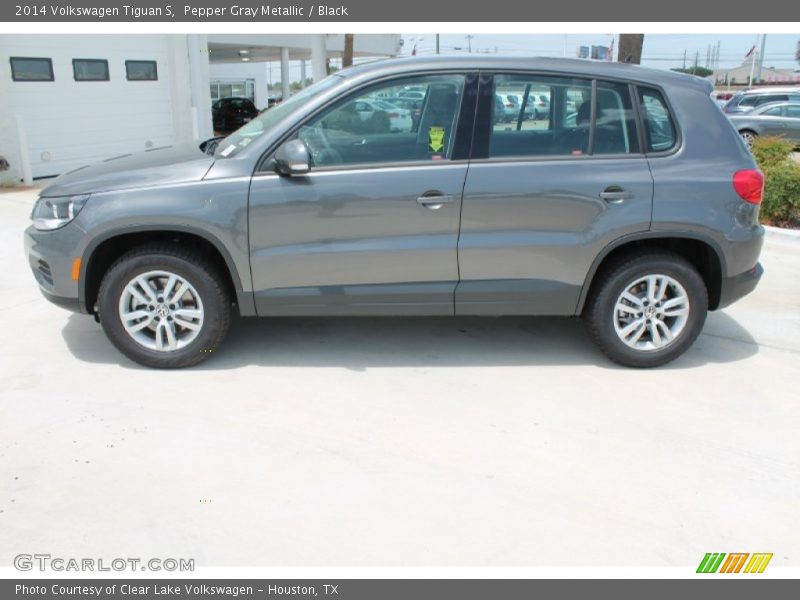 Pepper Gray Metallic / Black 2014 Volkswagen Tiguan S