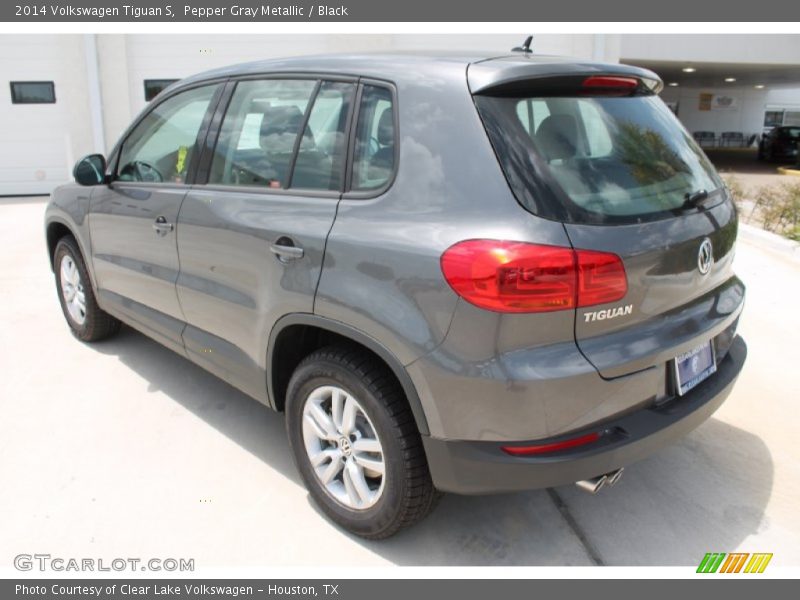 Pepper Gray Metallic / Black 2014 Volkswagen Tiguan S