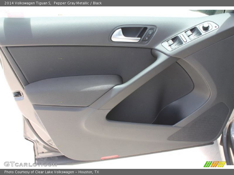 Pepper Gray Metallic / Black 2014 Volkswagen Tiguan S