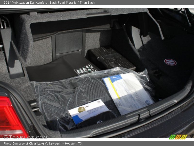 Black Pearl Metallic / Titan Black 2014 Volkswagen Eos Komfort